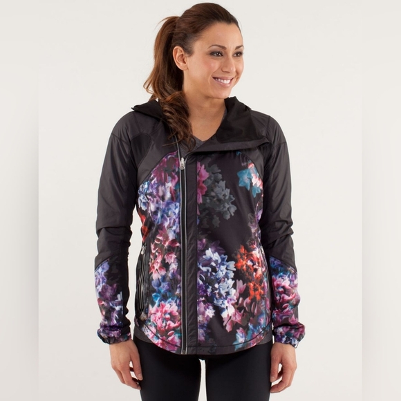 Lululemon Get Up & Glow Black Reversible Jacket Spring Has Sprung Mutli Floral 4 - Picture 1 of 16